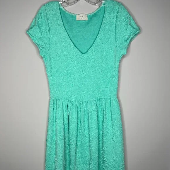 Everly | Dresses | Everly Size S Mint Green Short Sleeve Vneck Tunic Dress  Euc | Poshmark
